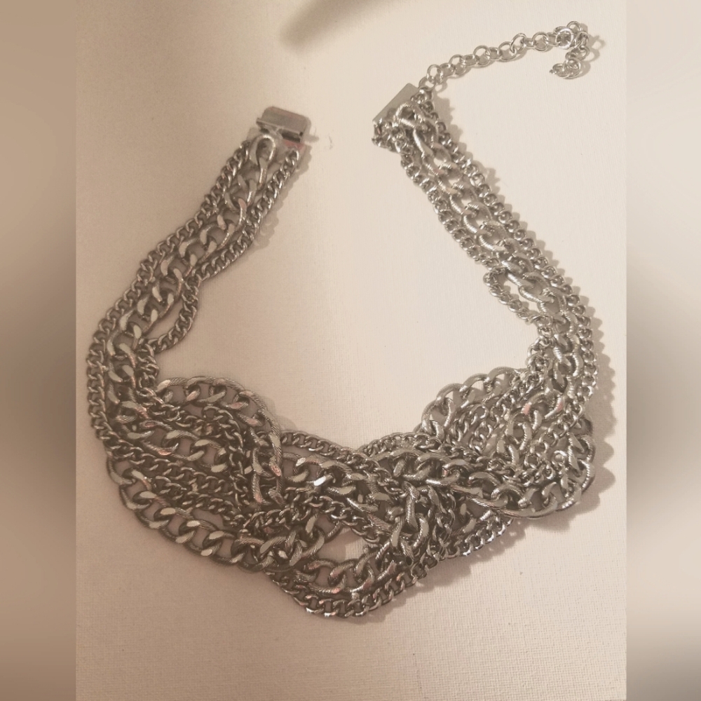 Vintage bib necklace with chrome metal chain. Chainmail choker necklace. 1980.
